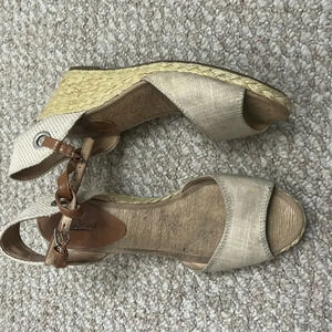 Lucky brand wedge sandals size 11  tan